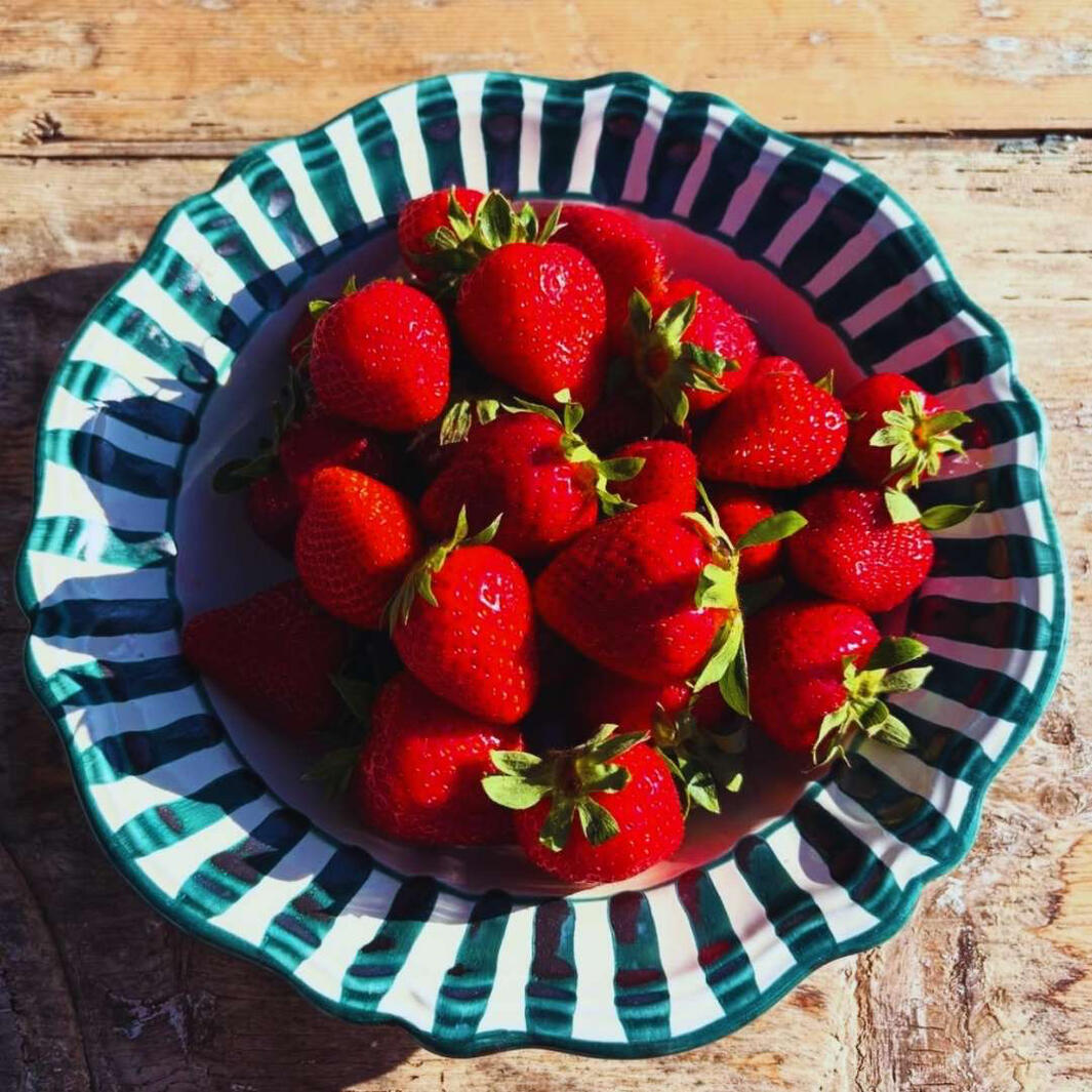 These have to be the tastiest strawberries I’ve had since the late 1980s! 🤩 #strawberriesfromitaly